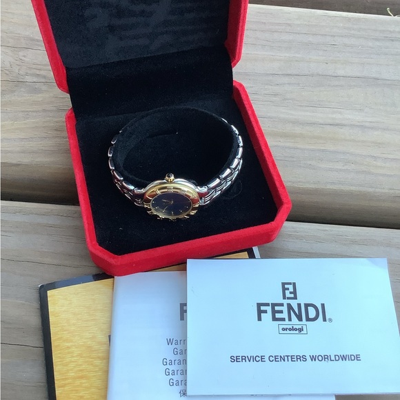 Ladies FENDI watch💥DRESSY💥 - Picture 11 of 13